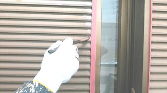 海老名市　サイディング塗装　雨戸３