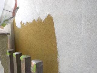 ジョリパット外壁塗装　１回目（下塗り）２