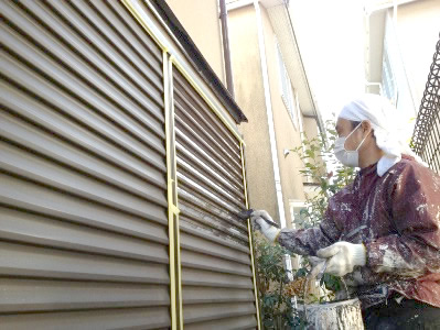 川崎市　多摩区　雨戸塗装