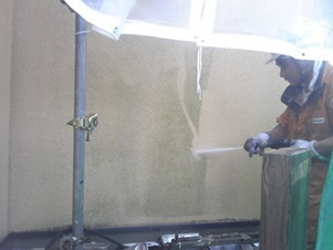 モルタル壁　塗替え　高圧洗浄