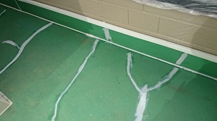 ベランダ湯床　保護塗装４