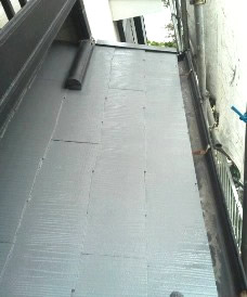 茅ヶ崎市　屋根塗装　上塗り２