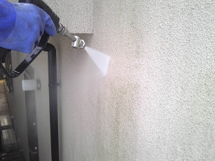 外壁モルタル　高圧洗浄４