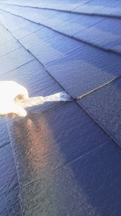 屋根塗装　縁切り２
