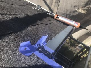 屋根のコーキング処理２