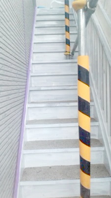 鉄骨階段　サビ止め