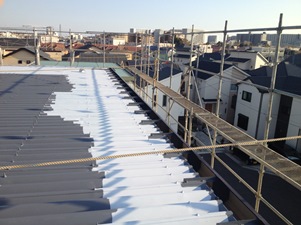 折版屋根　塗装
