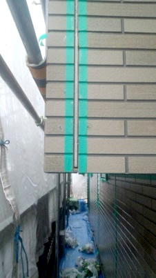 サイディング　目地　コーキング